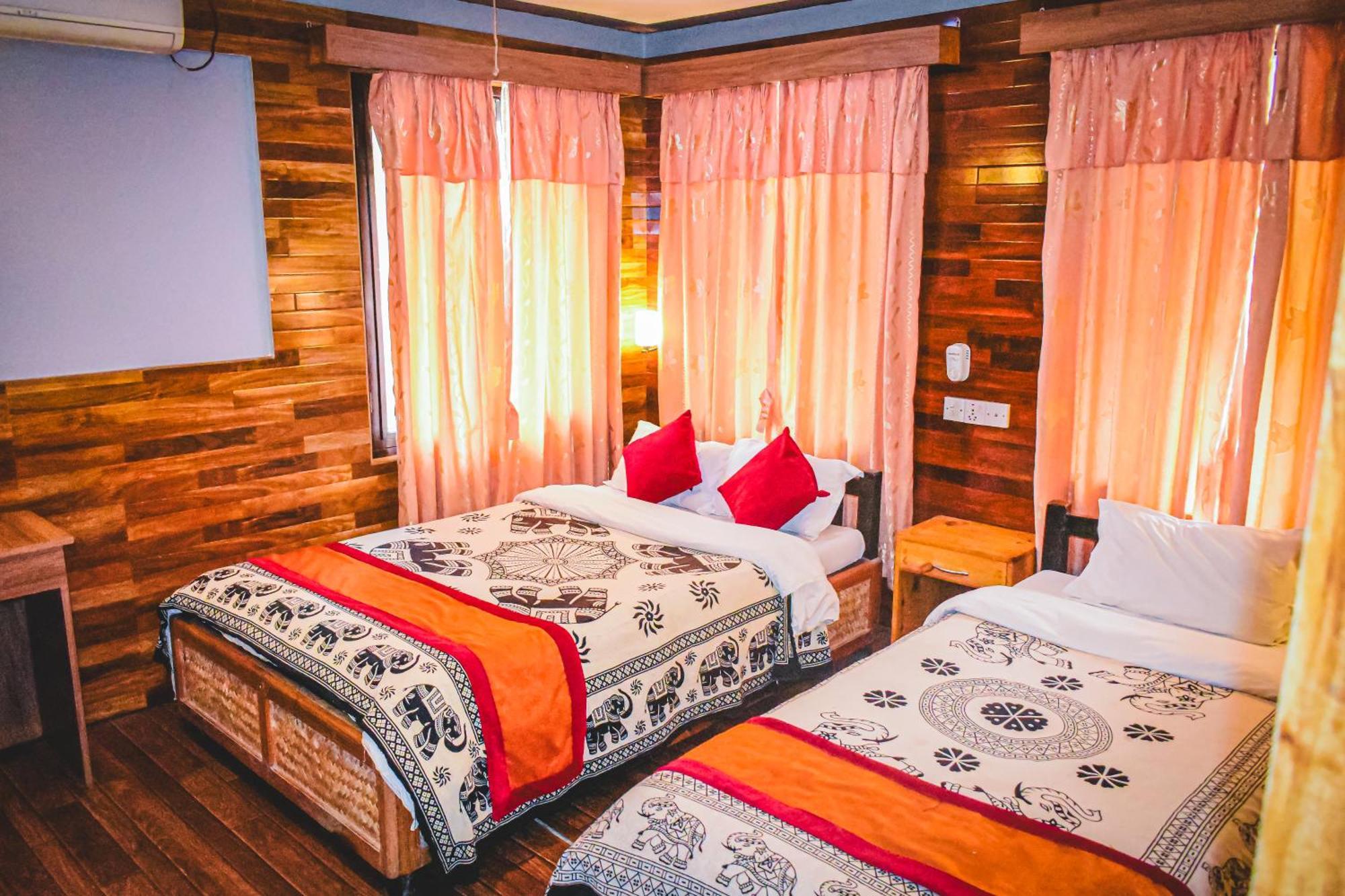Hotel Riverside With Swimming Pool Sauraha Exterior photo