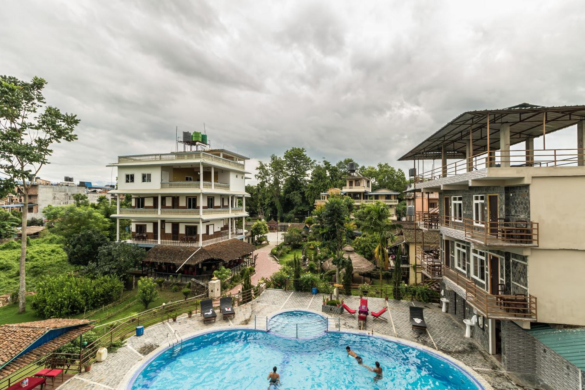 Hotel Riverside With Swimming Pool Sauraha Exterior photo