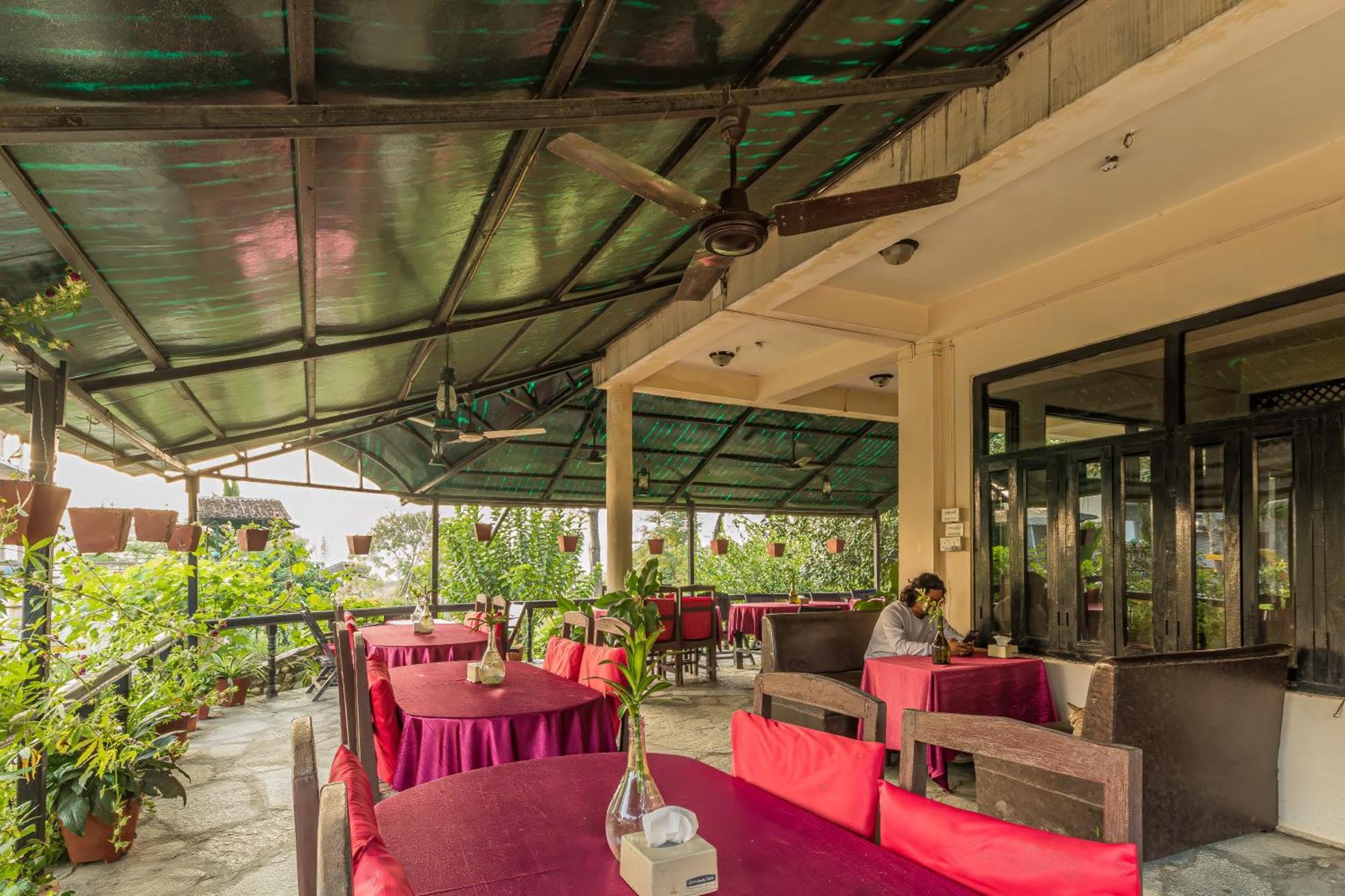 Hotel Riverside With Swimming Pool Sauraha Exterior photo