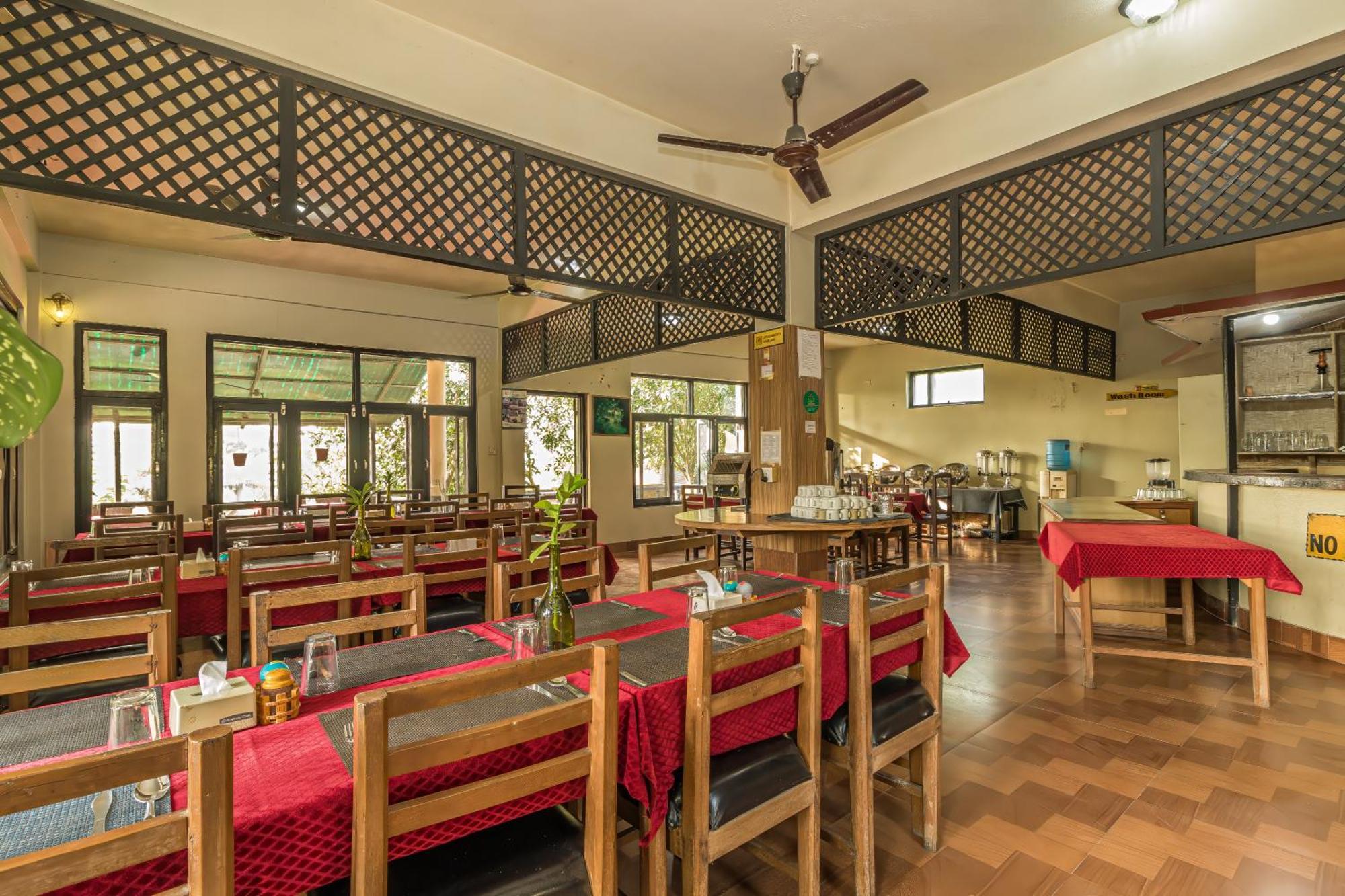 Hotel Riverside With Swimming Pool Sauraha Exterior photo